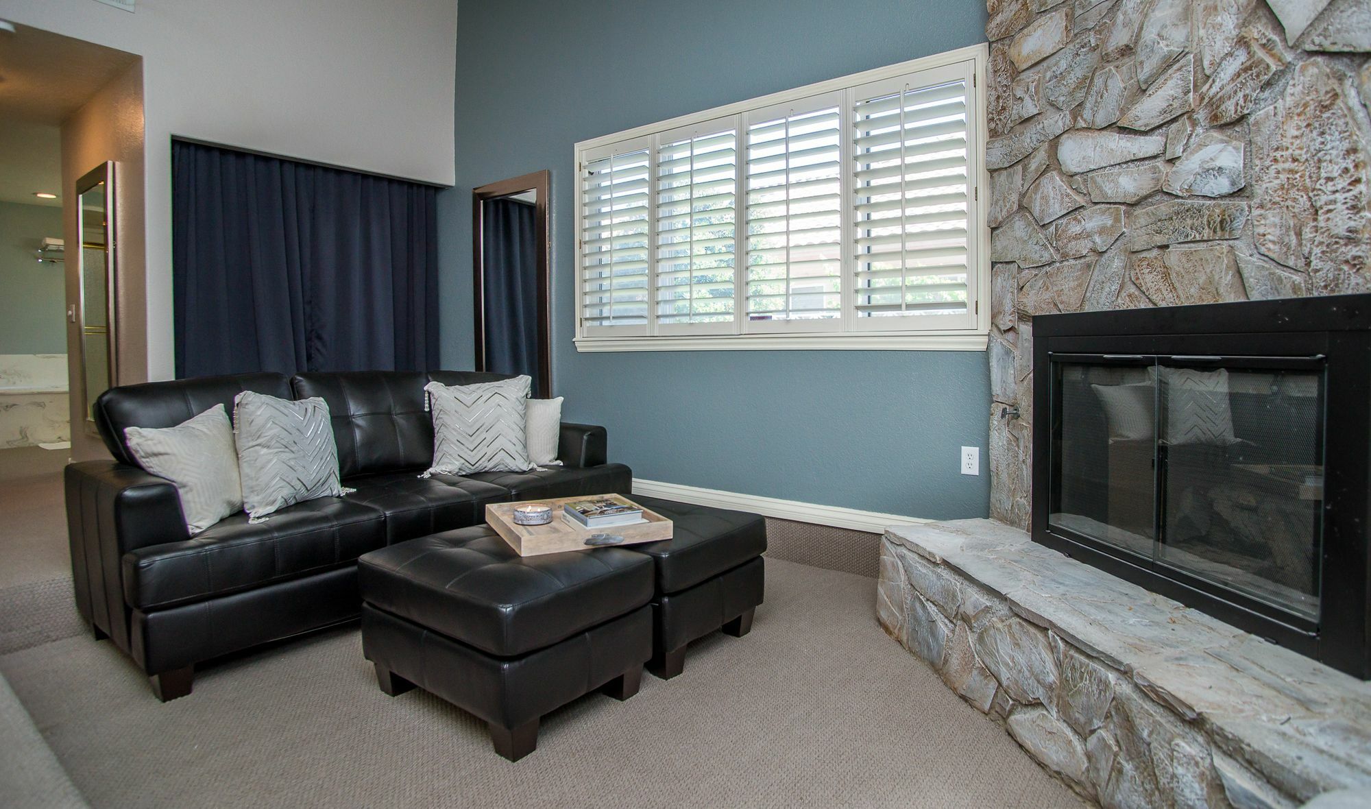 Apartment Luxury 6br 10min To Lv Strip Sleeps 20